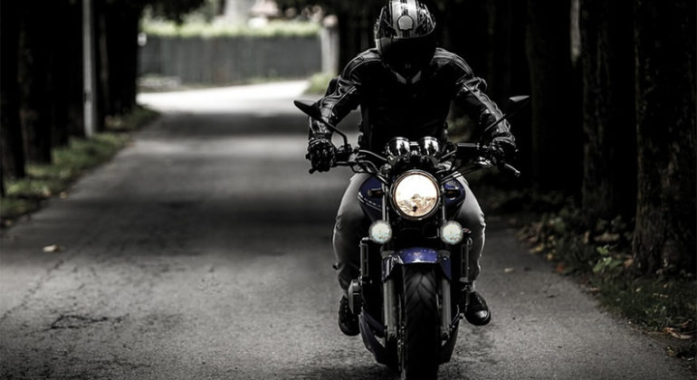 Choisir l’éclairage pour sa moto : quelques points à connaitre